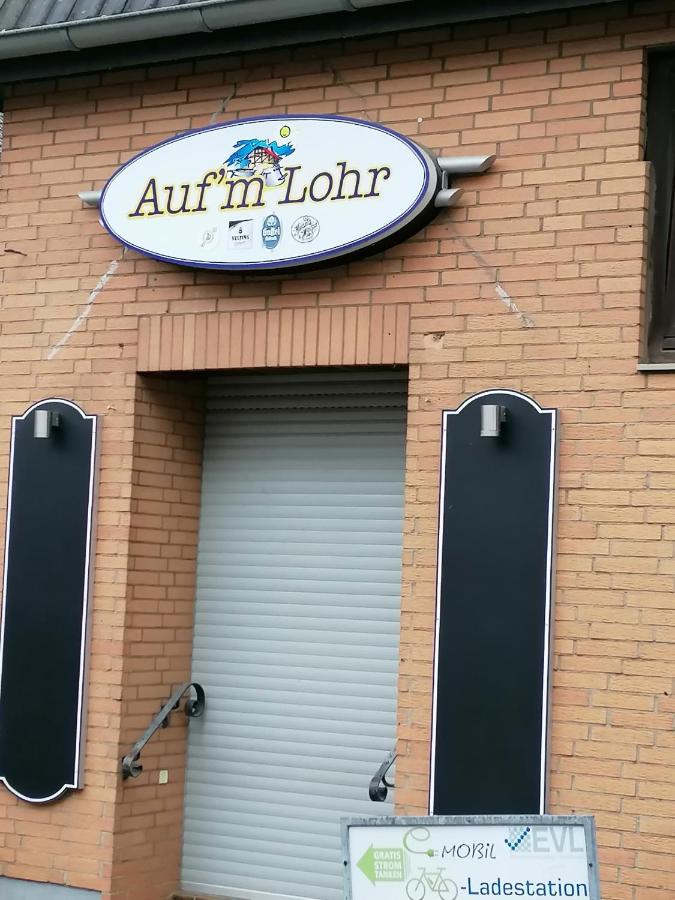 AufmLohr - Appartement mit 3 Schlafzimmern-für 5 Personen- 4 Einzelbetten- 1 Ausziehcouch- in Leverkusen Hitdorf - Private Parkplätze vorhanden- - Chambres d'hôtes Leverkusen