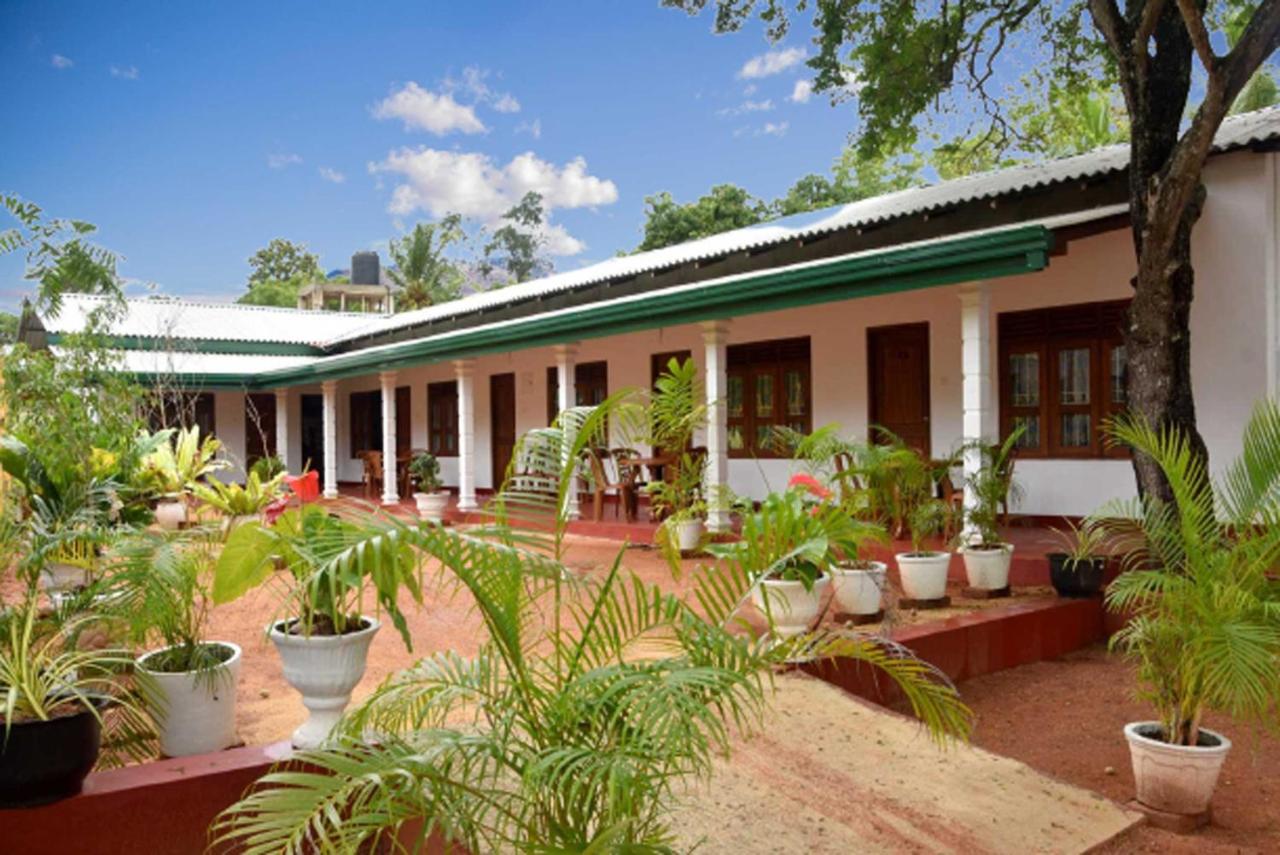 B&B Anuradhapura - Dula Lake Resort - Bed and Breakfast Anuradhapura