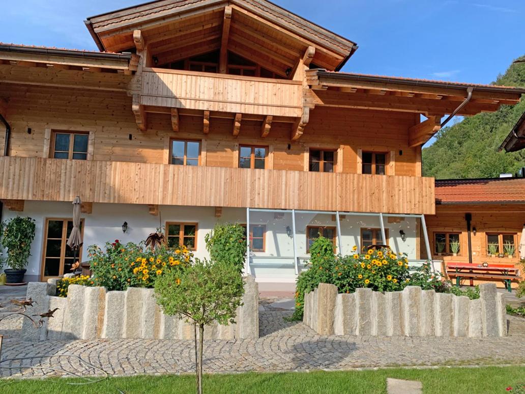 B&B Kiefersfelden - Ferienwohnungen Kieferbachtal - Bed and Breakfast Kiefersfelden