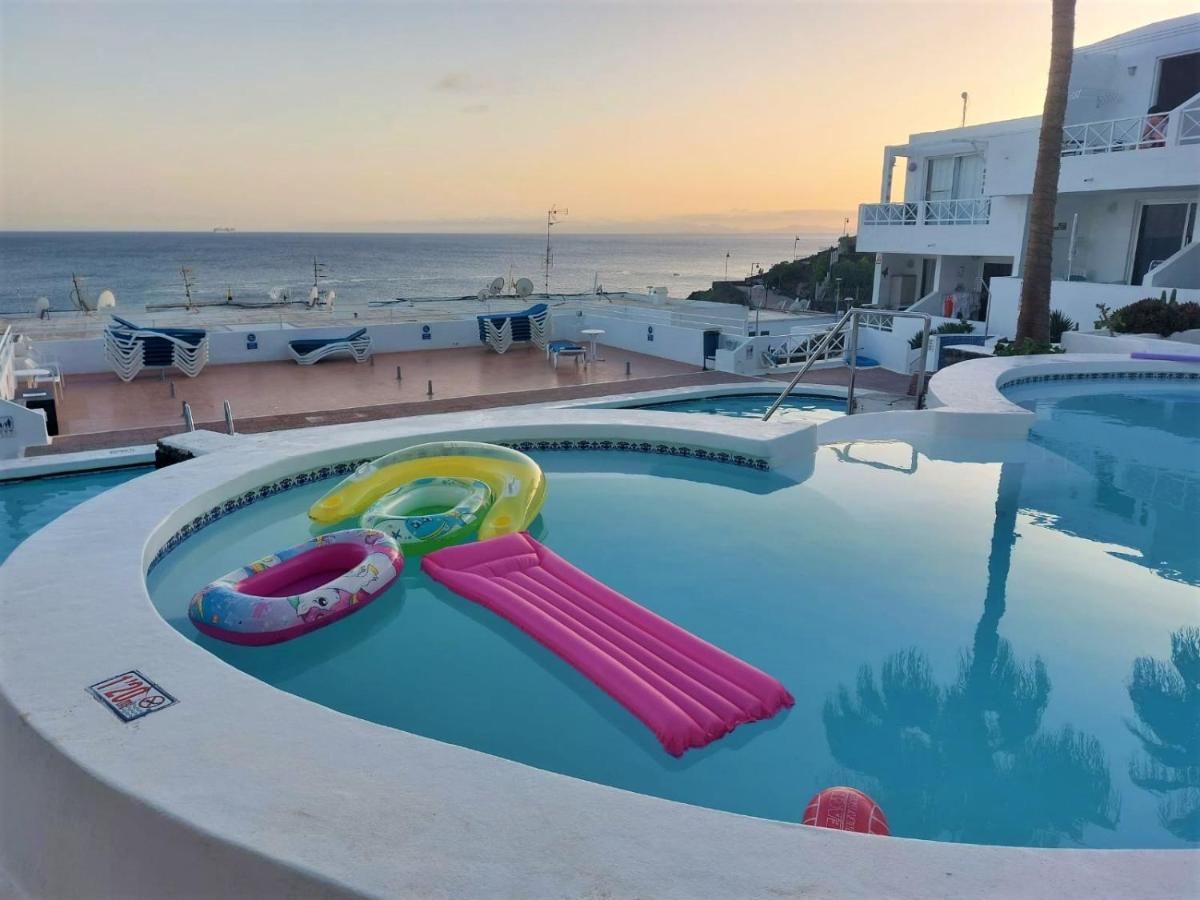 Cozy Etta apartment 501 with a wonderful sea-view terrace - B&B Puerto del Carmen