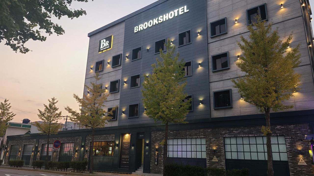 B&B Tongyeong - Brooks Hotel Tongyeong - Bed and Breakfast Tongyeong