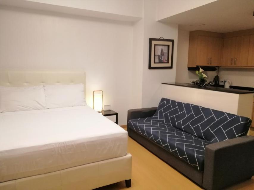 Deluxe Studio