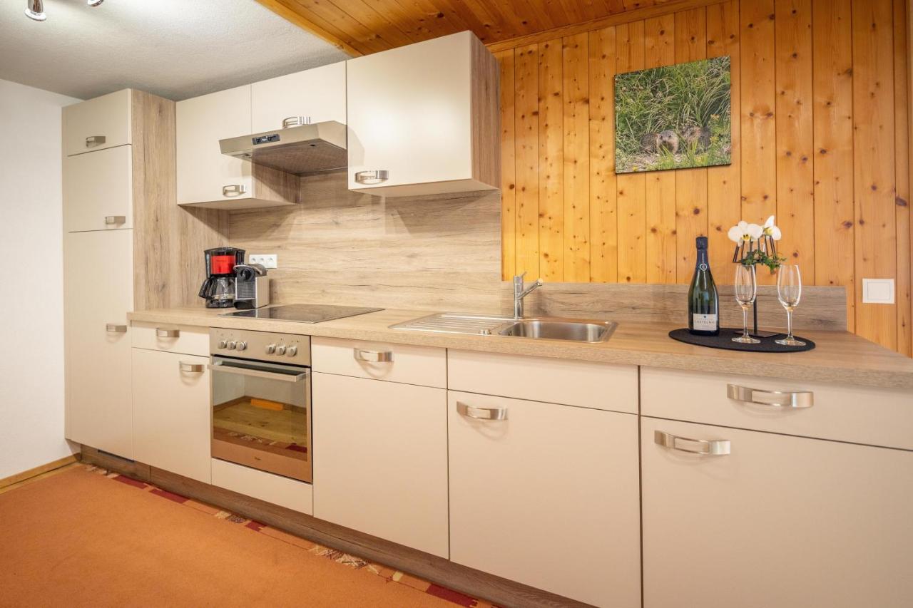 Three-Bedroom Apartment with Shower