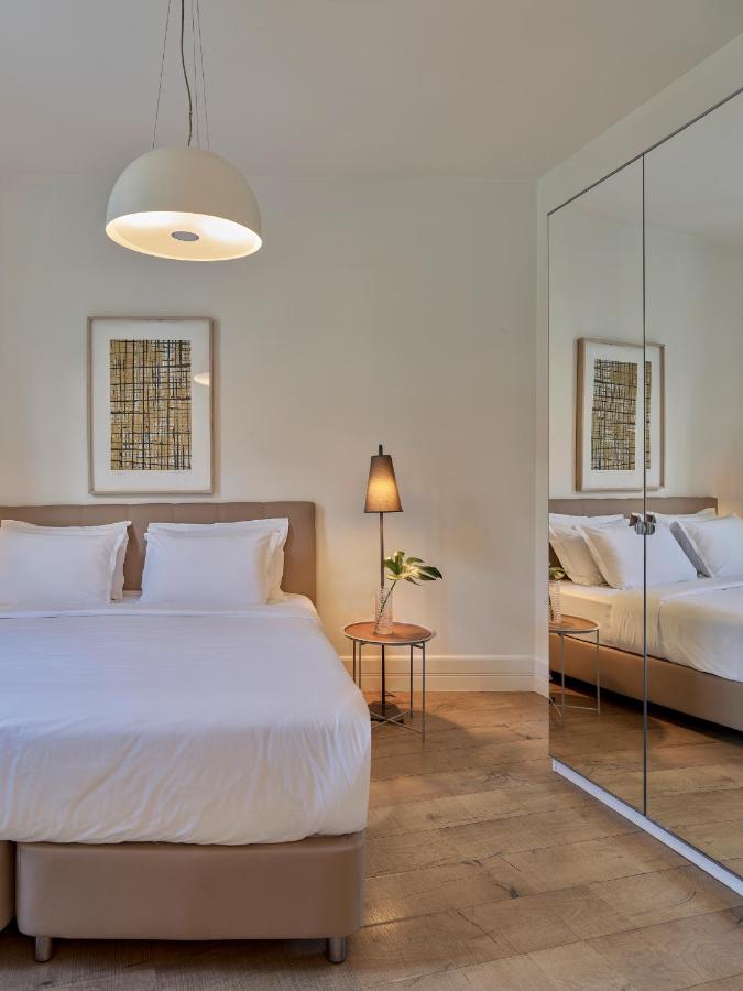 Deluxe Apartment with Balcony and Kitchenette