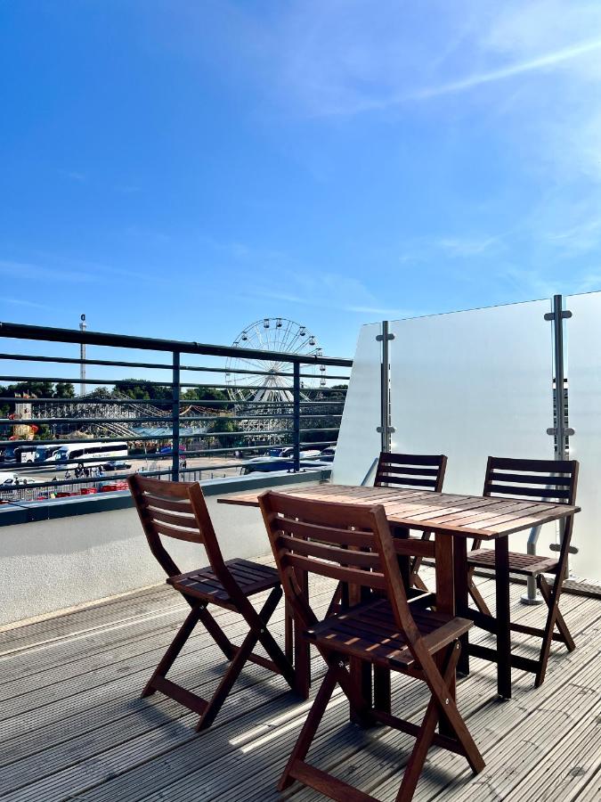 SoHot Stays Sea View Apartments - B&B