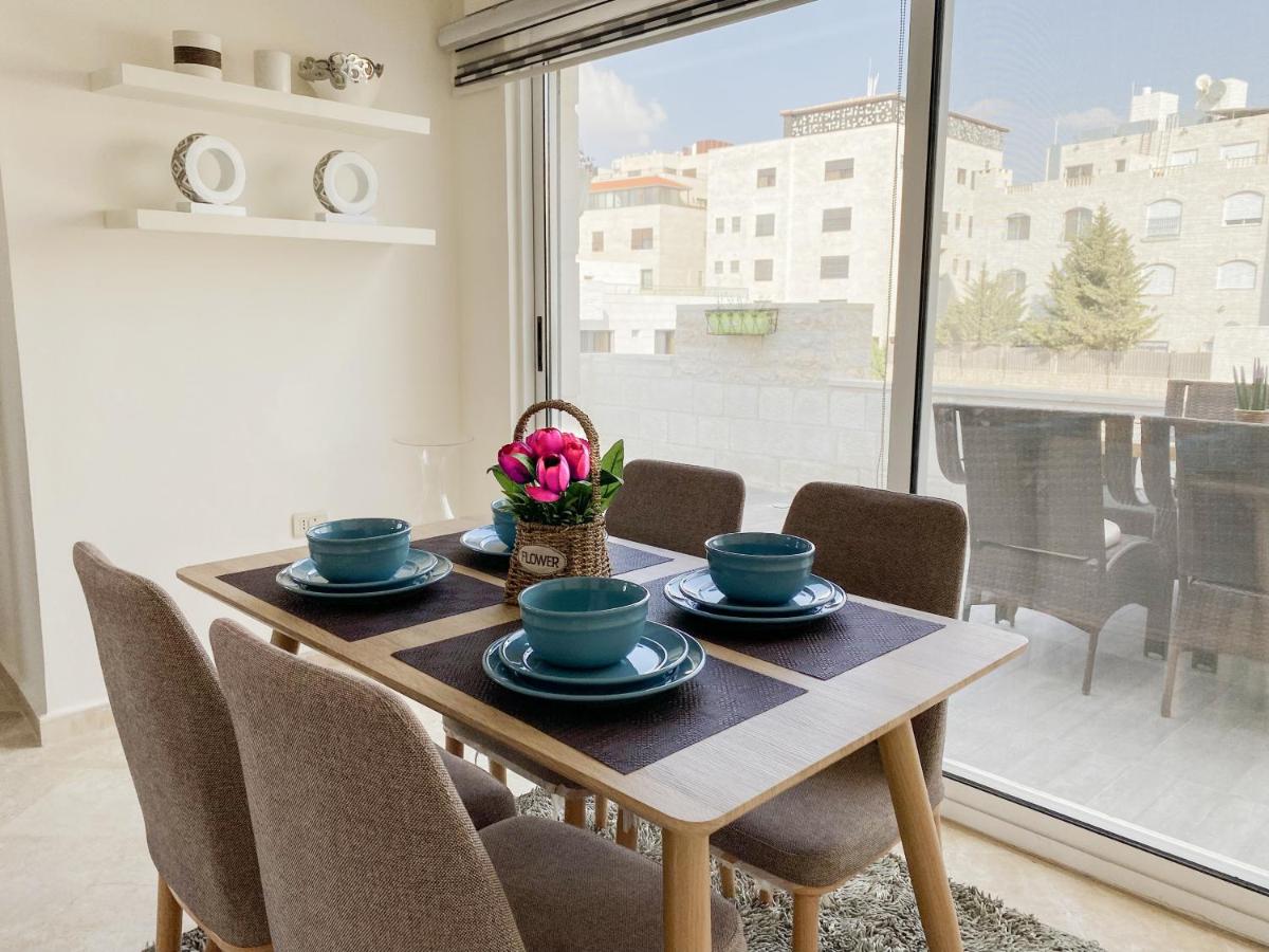 B&B Amman - 360 Rooftop Apartment in Dabouq - Bed and Breakfast Amman