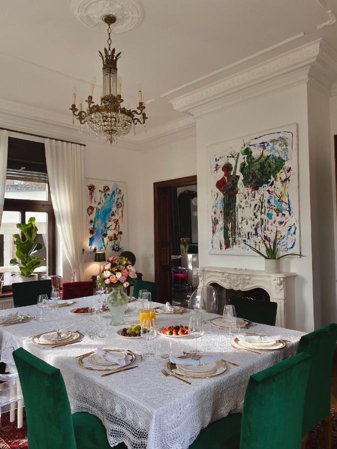 Villa mit 4 Schlafzimmern und Pool