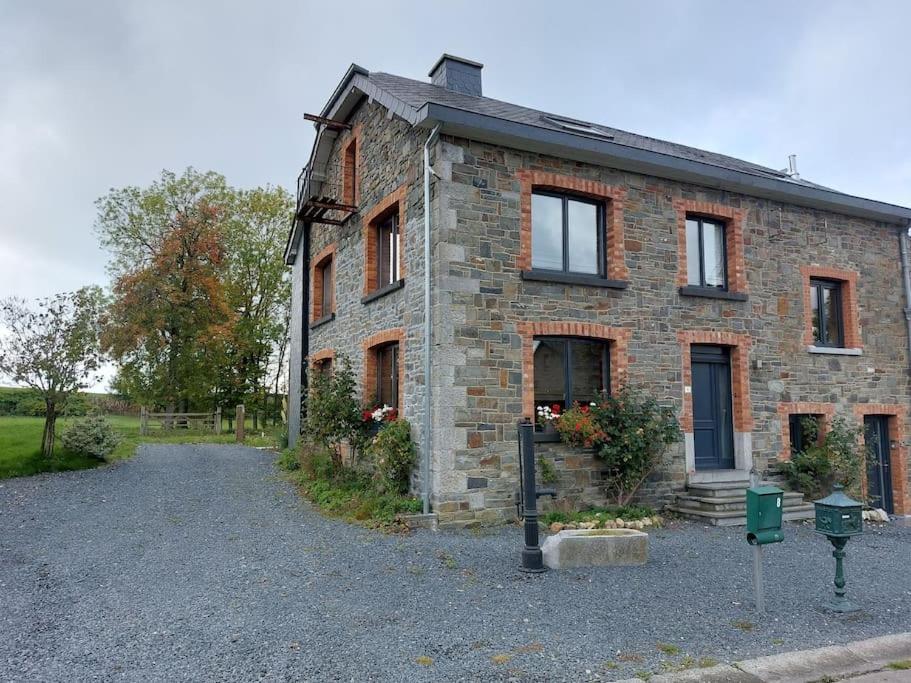 Le Reposoir Maison spacieuse avec feu au bois - Bed and Breakfast