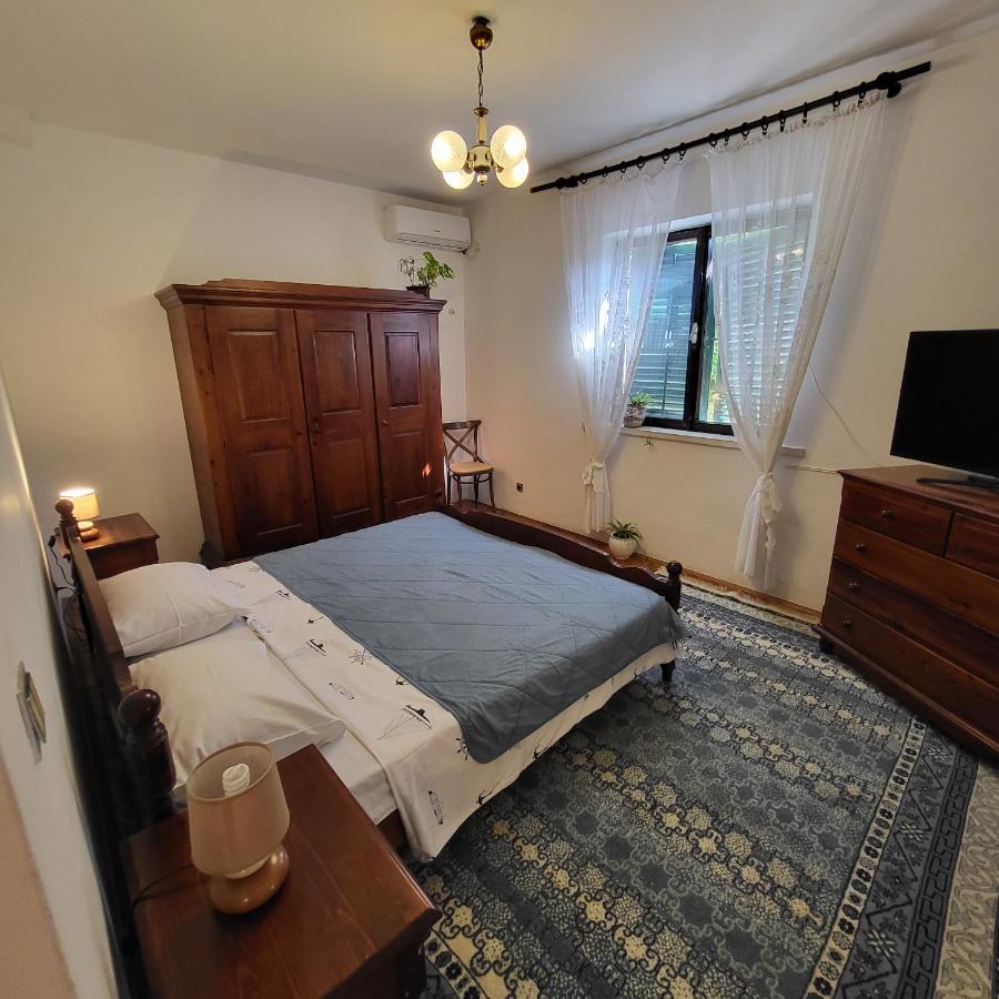 Camera Matrimoniale Deluxe (2 Adulti + 1 Bambino)
