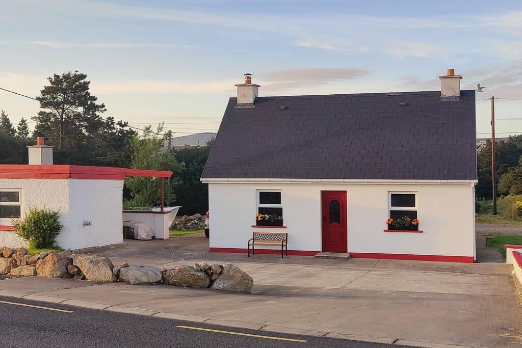 Teach Conal Sloper - Bed and Breakfast Bunbeg