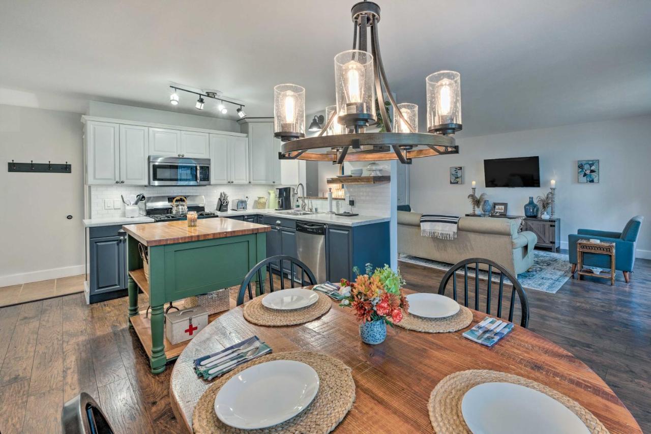 Airy Cottage Close to Rock Lake w/ Fire Pit! - B&B Lake Mills