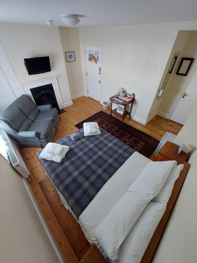 First Floor Double Room with Ensuite & Street View