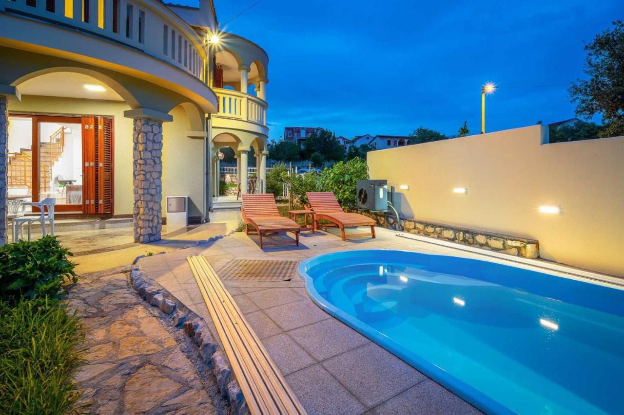 Charming Villa Rea with heated pool - B&B