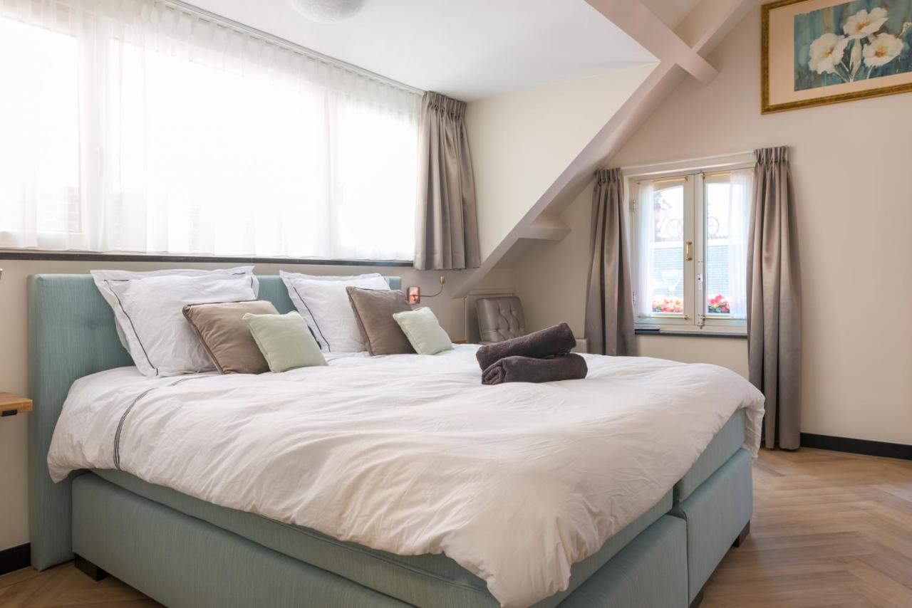 B&B Tilburg - Unique luxe room with AC & Private bathroom & patio - Bed and Breakfast Tilburg