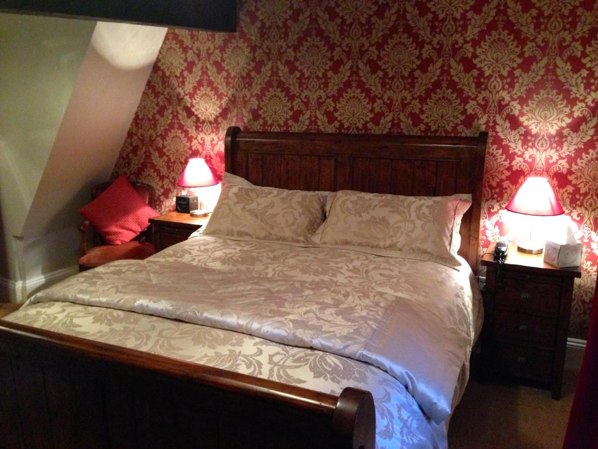 Deluxe King Room with Garden View