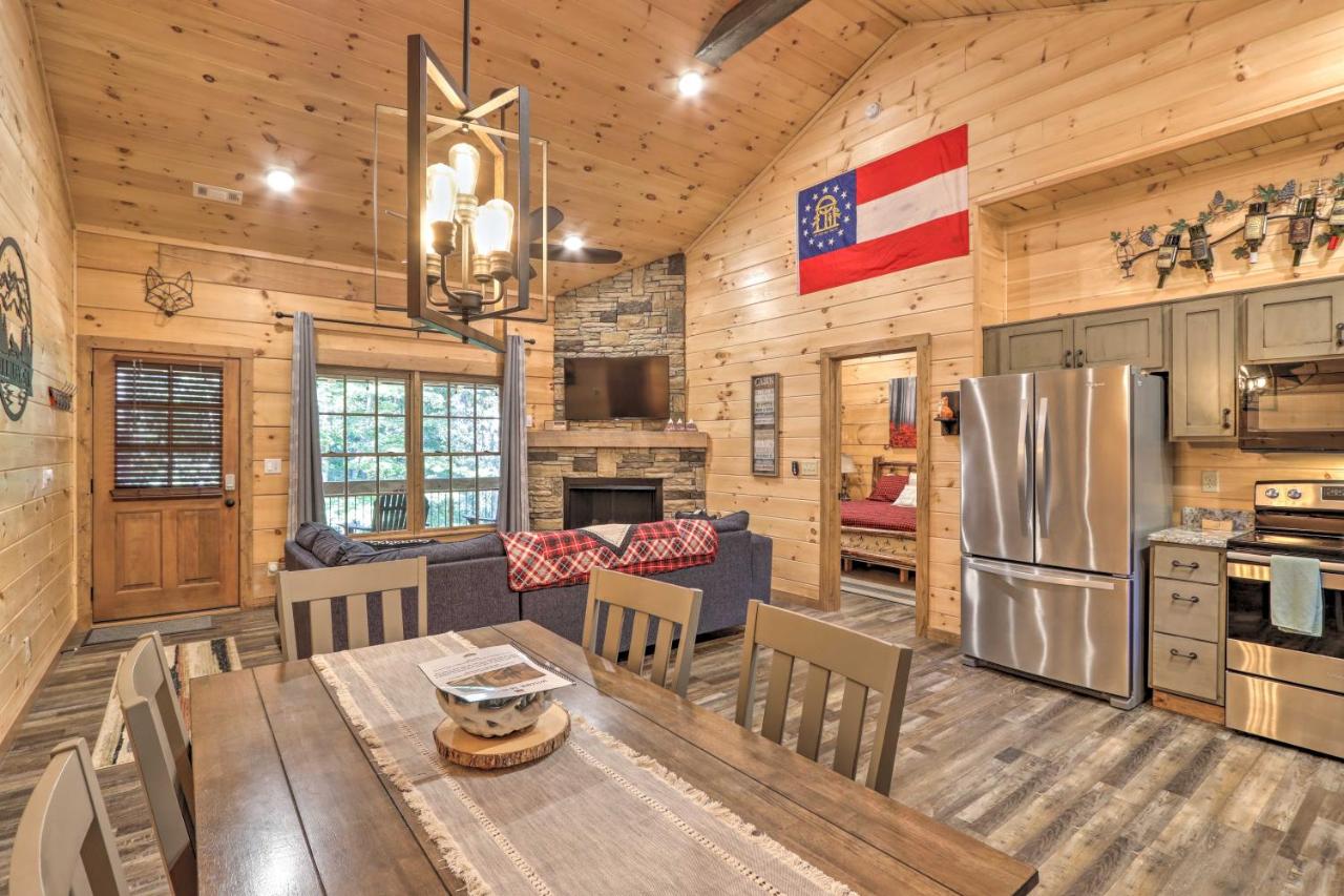 B&B Ellijay - Coosawattee River Resort Cabin with Private Hot Tub! - Bed and Breakfast Ellijay