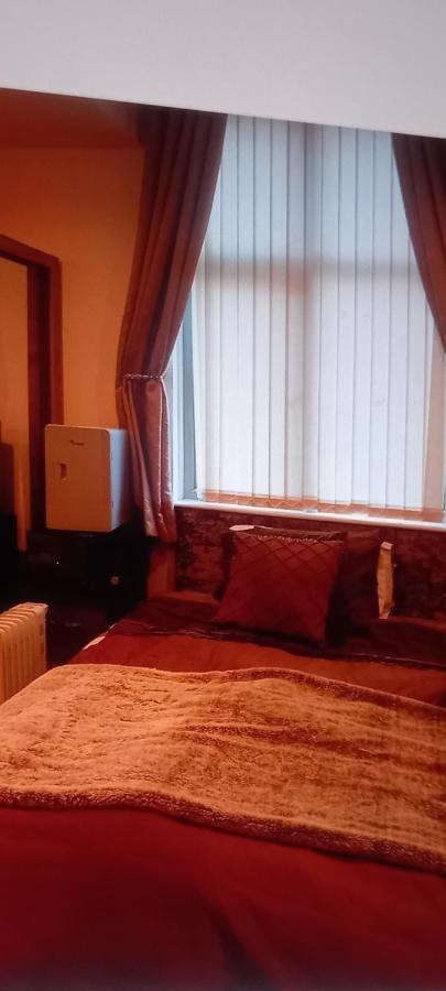 B&B Leicester - Leicester City centre en suite budget room for 1 in 2 bed apartment - Bed and Breakfast Leicester