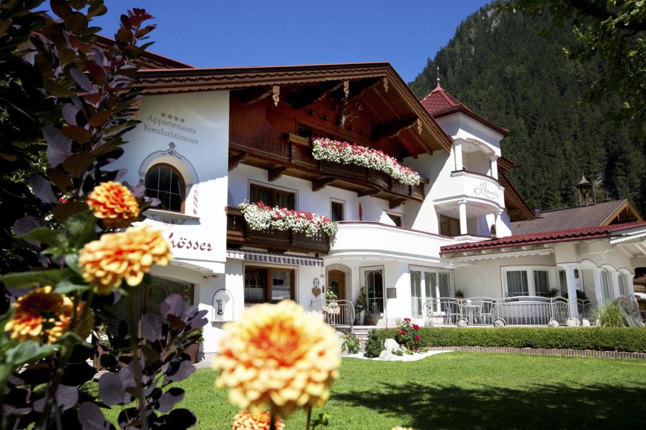 B&B Mayrhofen - Alpinschlössl - Bed and Breakfast Mayrhofen