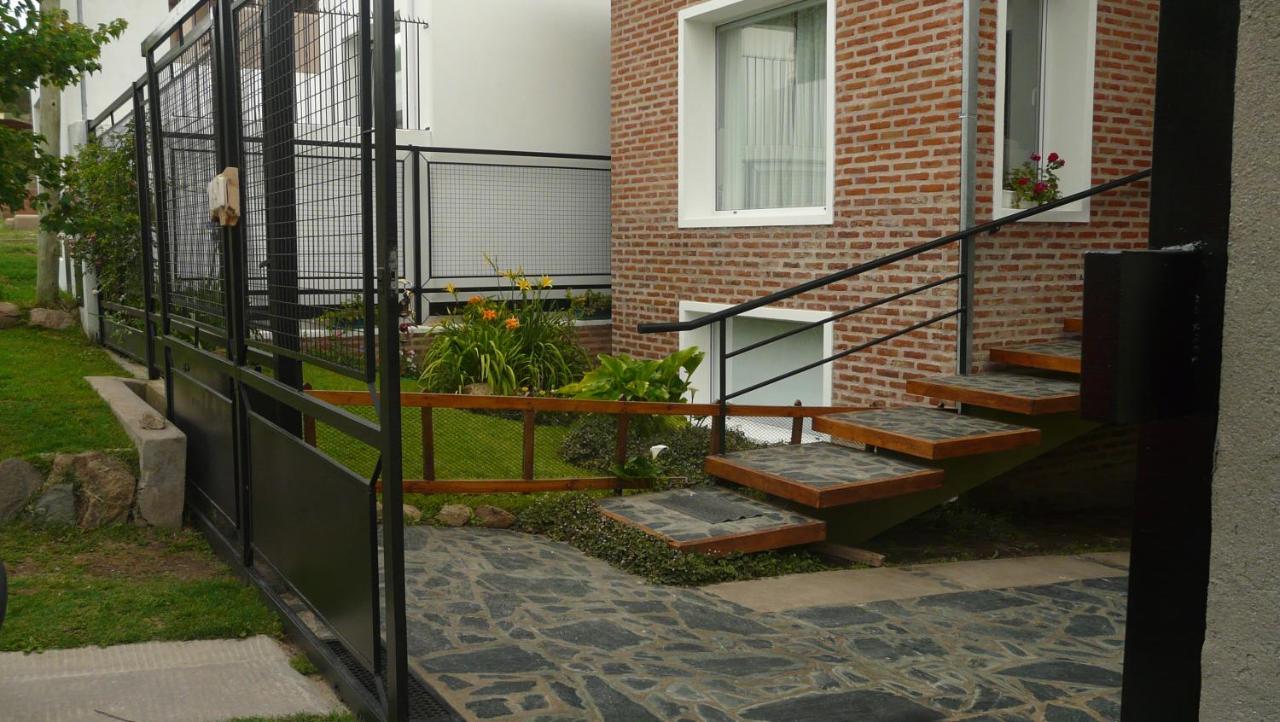 Habitación Caléndulas- Hospedaje Lo De Juan Y Mabel - B&B Tandil