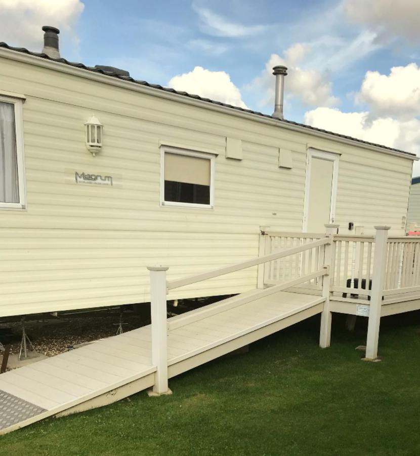 B&B Mablethorpe - L38 Caravan Mablethorpe With ramp and gated decking - Bed and Breakfast Mablethorpe