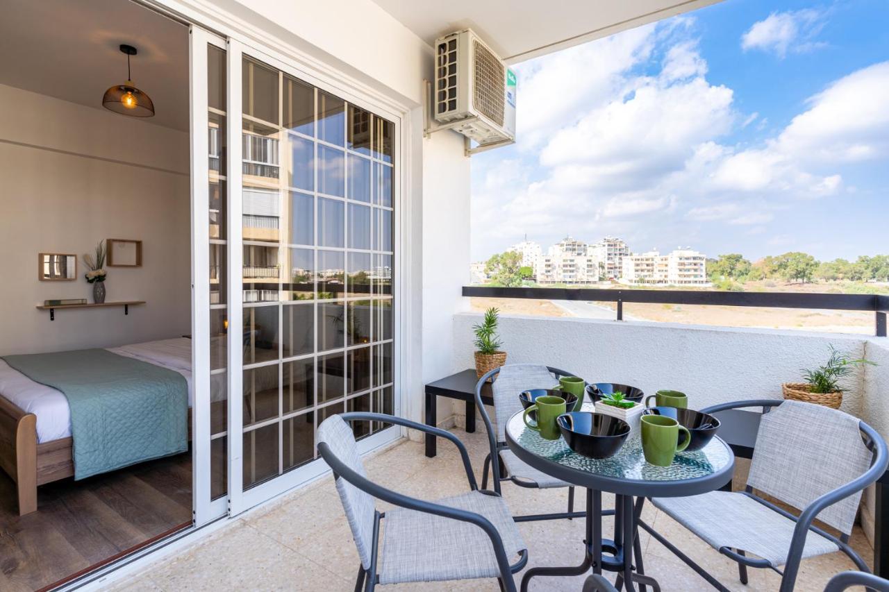 Araminta 2-Bedroom Apartment in Larnaca - B&B
