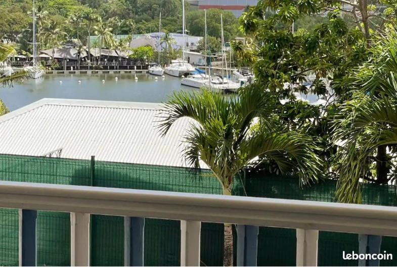 T3 avec citerne tampon vue sur la marina du Gosier - B&B Le Gosier