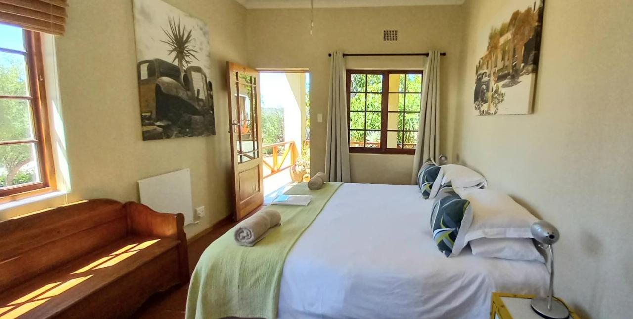 Double or Twin Room with Mountain View - 3