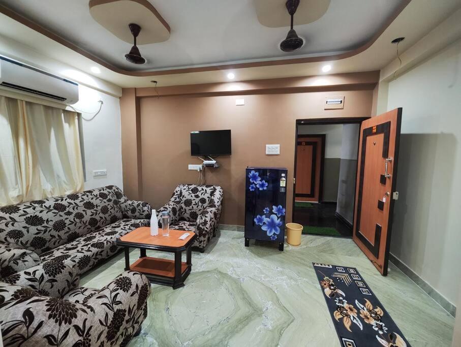 B&B Kolkata - Luxury 2BHK, 10 mins from Acropolis Mall Kasba - Bed and Breakfast Kolkata