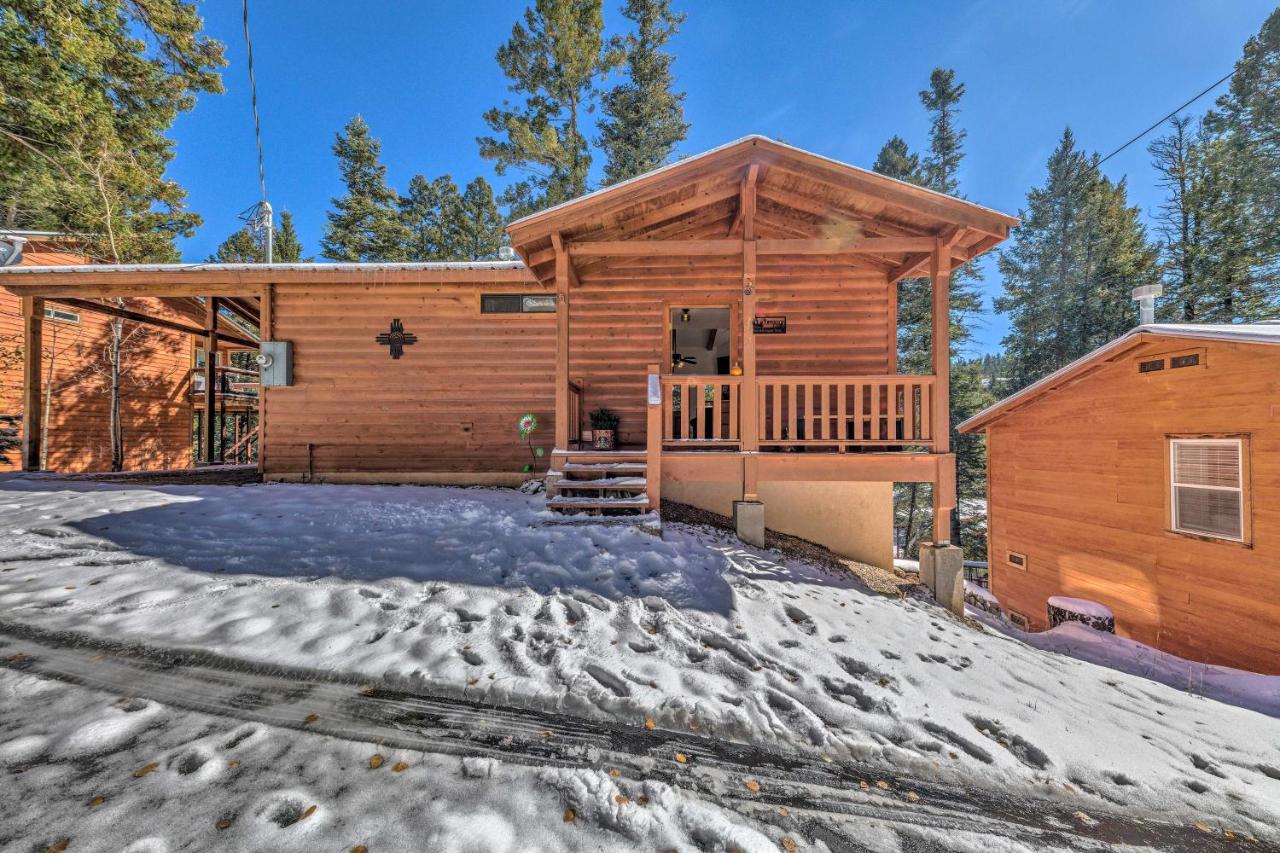 Charming Coppertop Cloudcroft Cabin 3 Mi to Ski - B&B