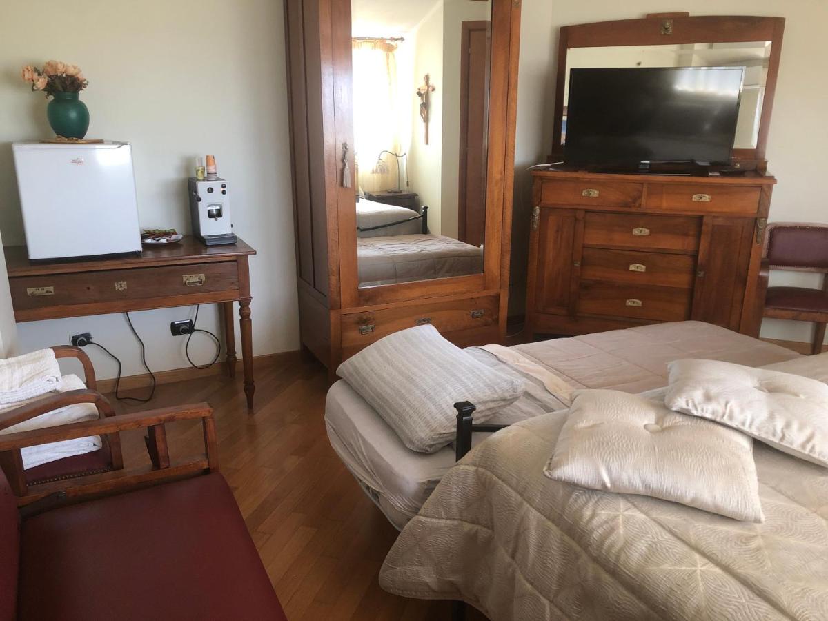 Deluxe Double Room with Extra Bed