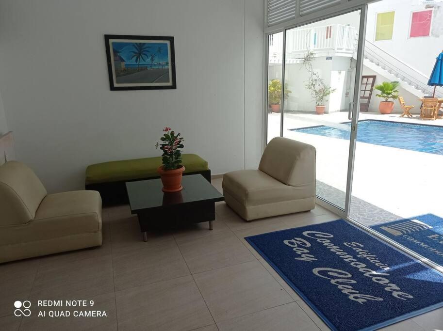Lindo apartamento en el mejor sector de la isla. piscina, bbq, playa a 30 metros - Chambres d'hôtes San Andrés
