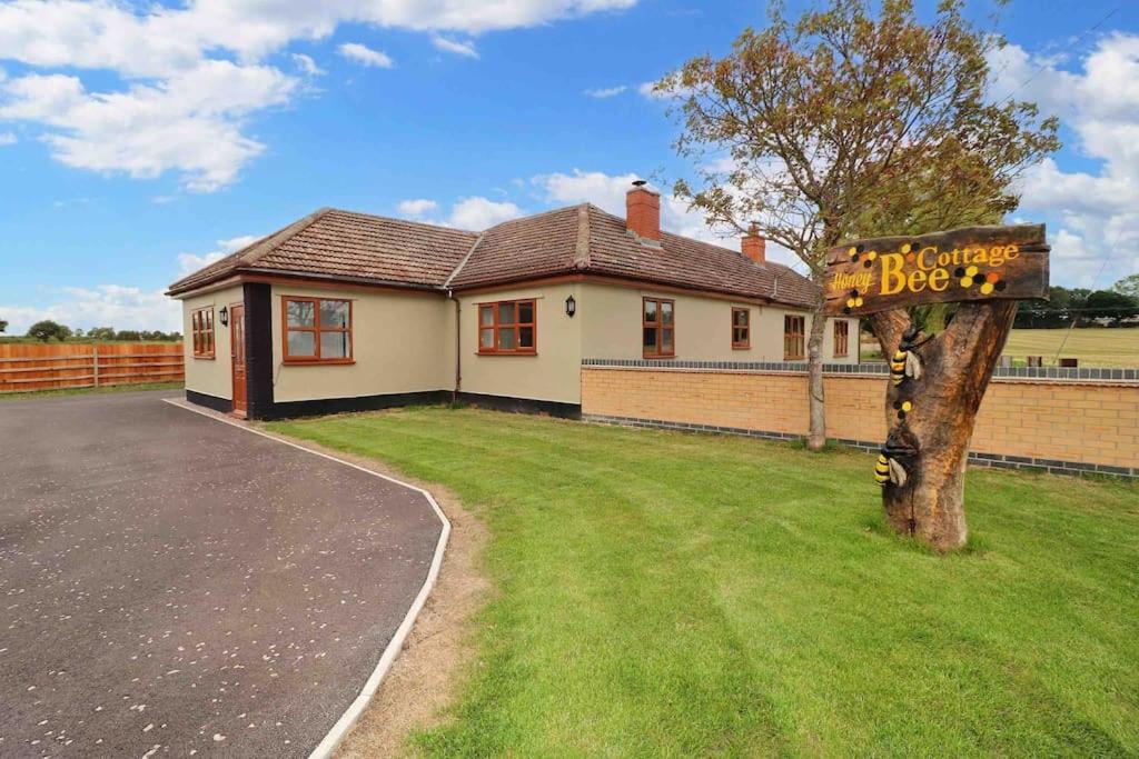 Unique Cottage Next to Wildlife Park - Sleeps 6 - Ferienwohnung Horncastle