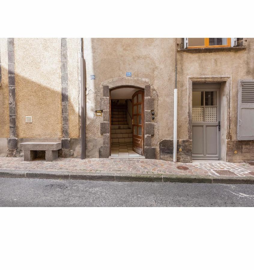 Location F1 neuf centre historique Riom (63) - Puy-de-Dôme, Auvergne - B&B