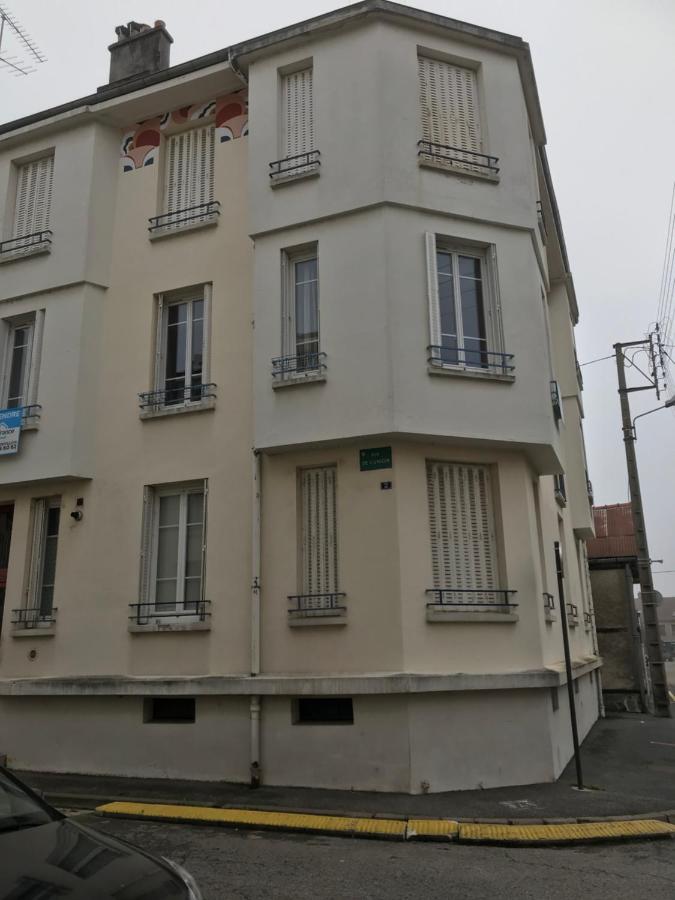 Maison du Bonheur l Art de vivre à la française Logement entier avec parking - B&B