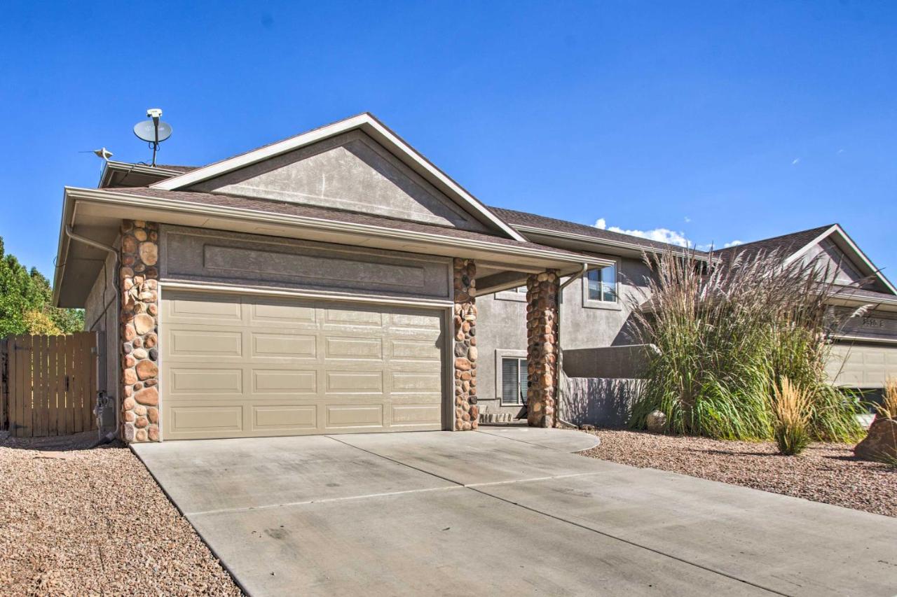 Pet-Friendly Grand Junction Townhome with Yard! - B&B