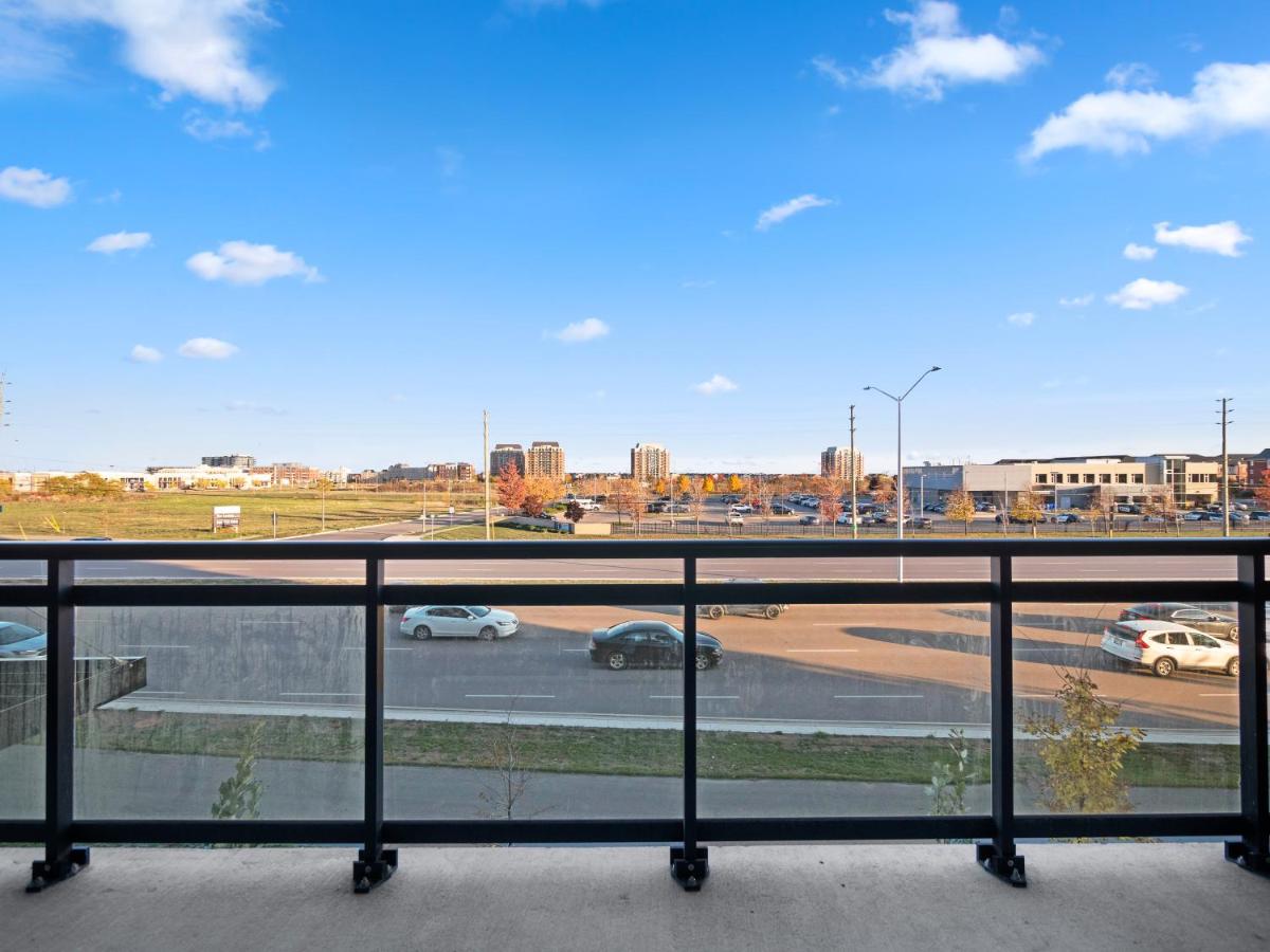 Stylish 3Br + Study Condo - Oakville - B&B Oakville