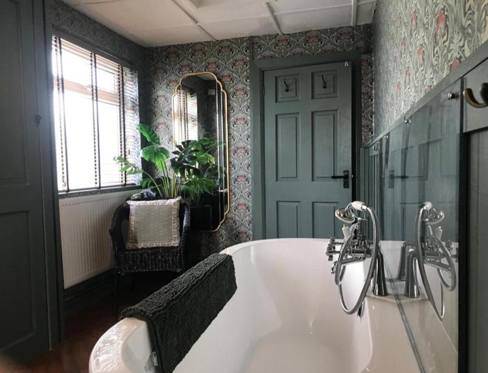 Pondside Cottage - B&B Carmarthen