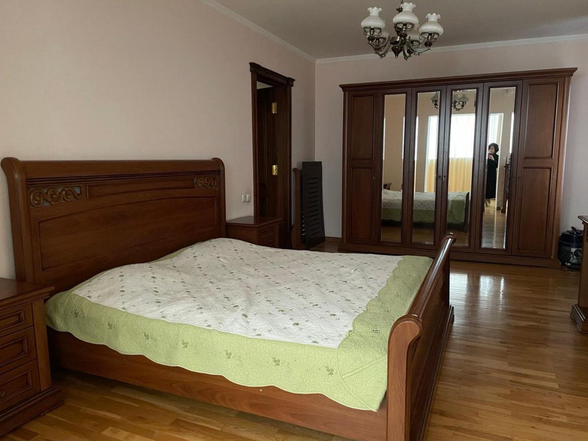 4-room apartment in the center of Tashkent - Chambres d'hôtes Tachkent