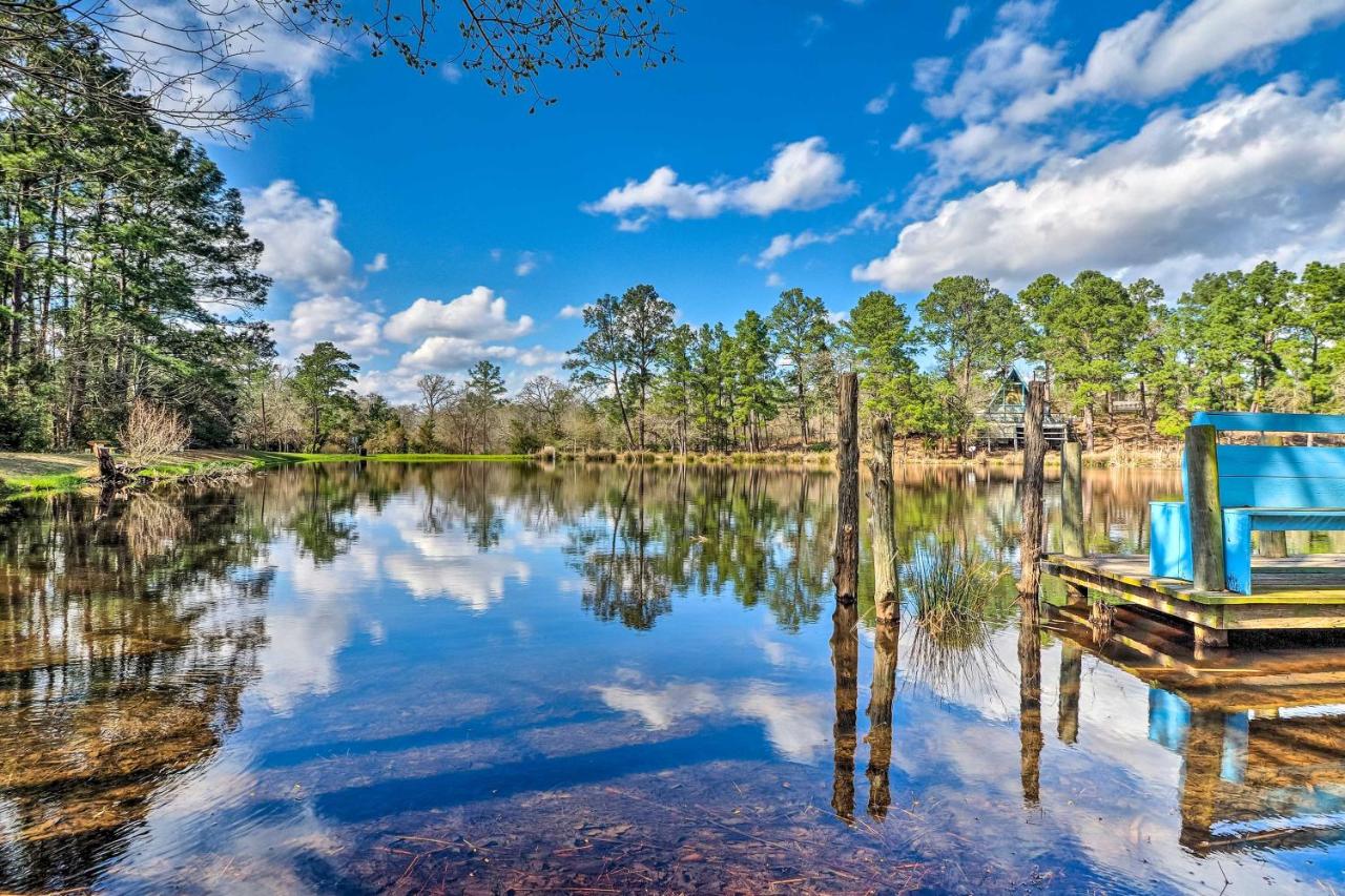 Lodge on Lake Siesta: Spacious La Grange Retreat! - Chambres d'hôtes Winchester