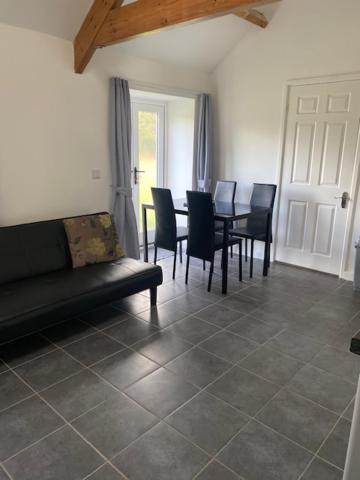 Lodge 4, The Grange, 53 High Street, Wick, Bristol BS30 5QQ - Ferienwohnung