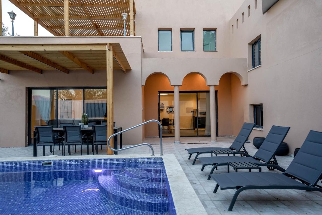 וילה רוני בריכה מחוממת Villa Roni Heated pool - B&B Eilat
