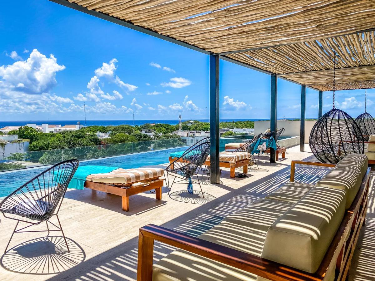 Big Studio at KAAB BY THE BEACH with roof top pool, sauna and Jacuzzi near Paseo del Carmen Mall - B&B