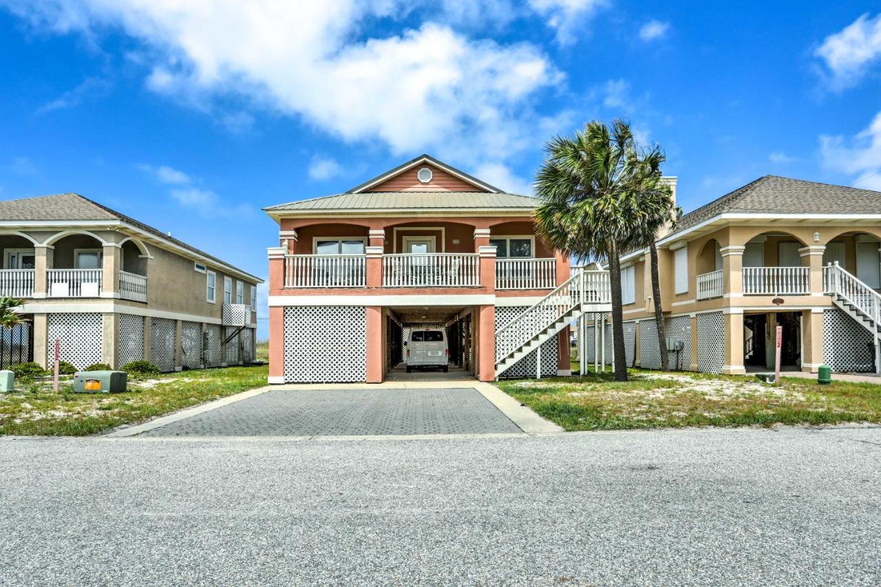 Walk to Beach! Gulf Shores Family Home w/ Deck - Chambres d'hôtes Gulf Shores