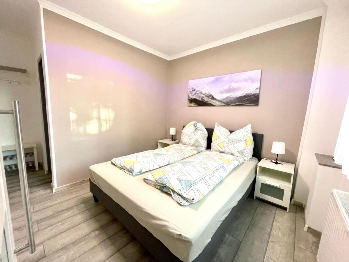 Standard Queen Room