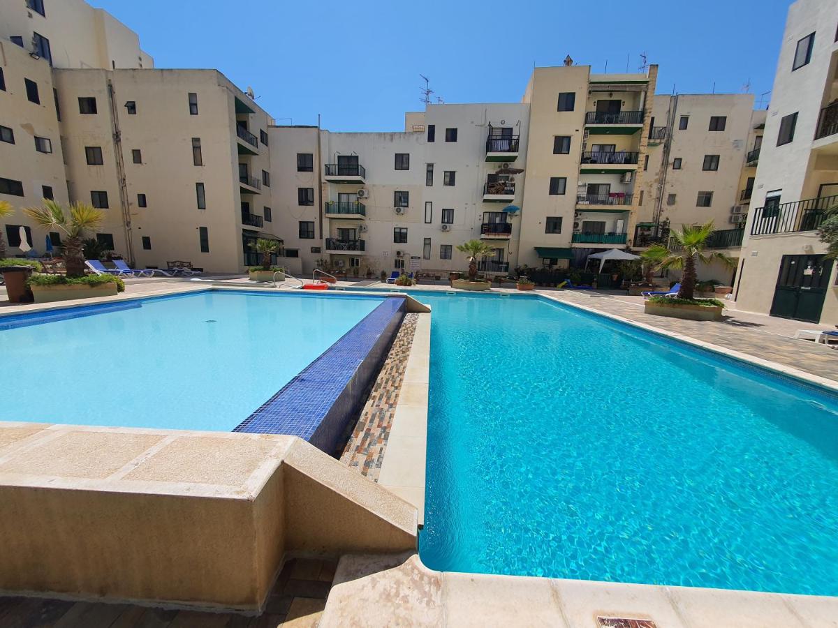 Pretty 2 bedroom Apartment with shared Pool - B&B