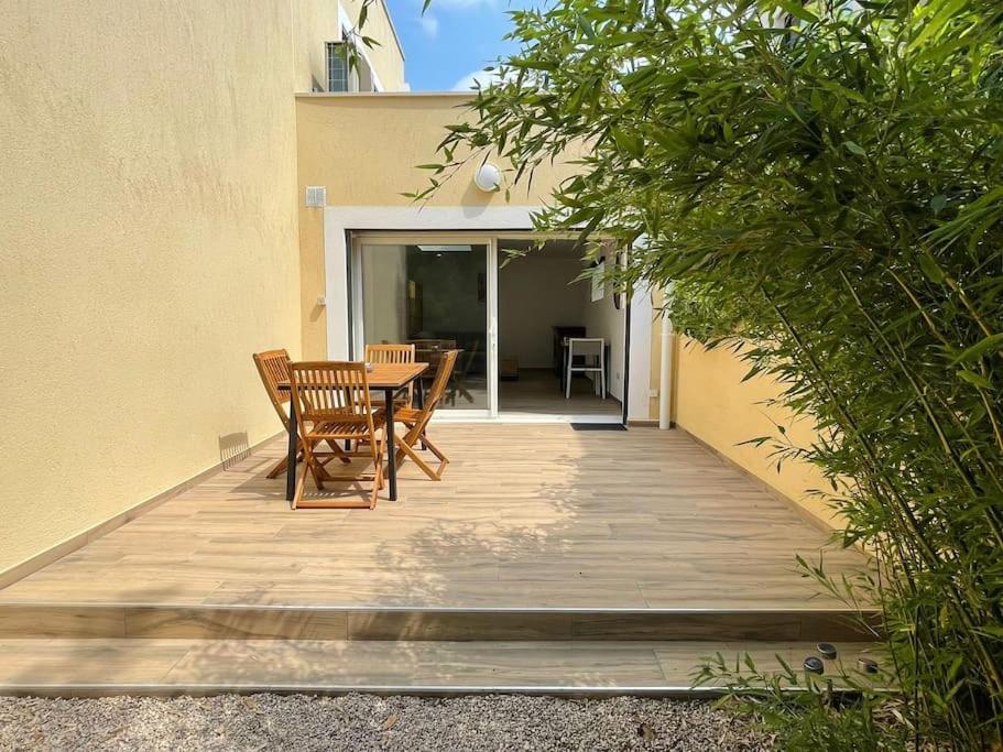 Grand studio neuf à Carry le Rouet - B&B