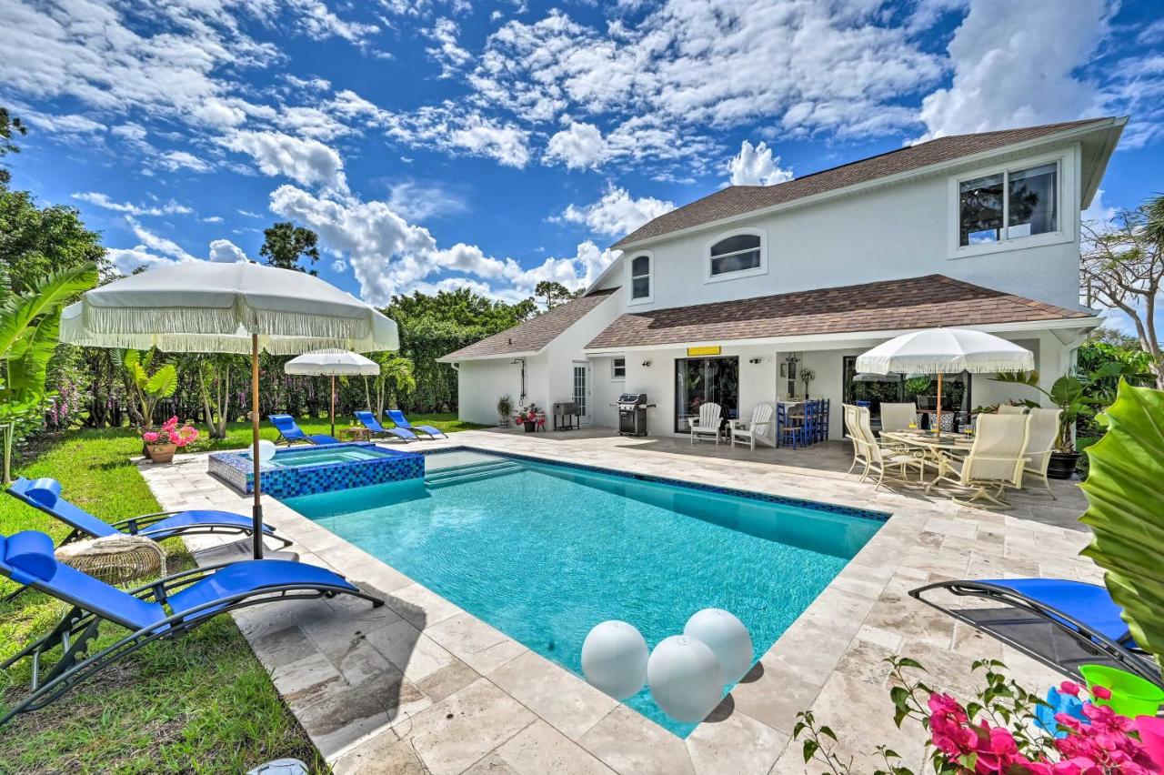 B&B Naples (Florida) - Modern Naples Oasis with Saltwater Pool and Hot Tub! - Bed and Breakfast Naples (Florida)