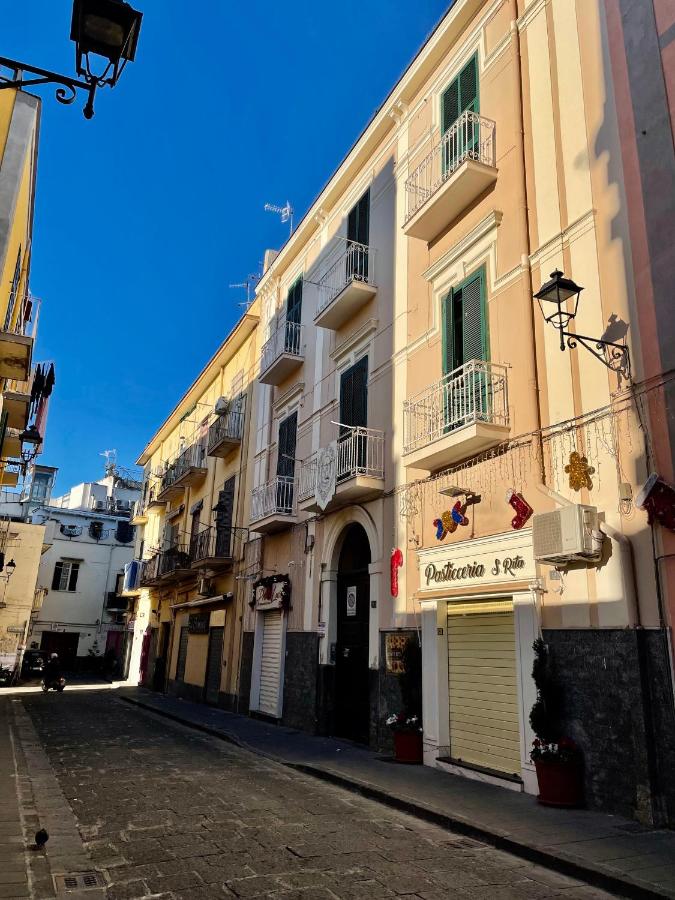 Il Cammeo Guest House, near Pompeii and Vesuvius - B&B Torre del Greco