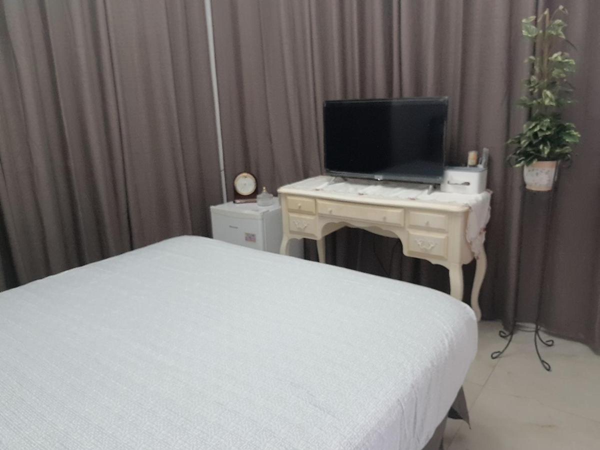 Tweepersoonskamer met een Eigen Externe Badkamer