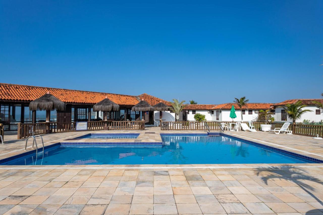 CONDOMÍNIO BUZIOS RESORT - PÉ NA AREIA - Casa 3 suites - B&B